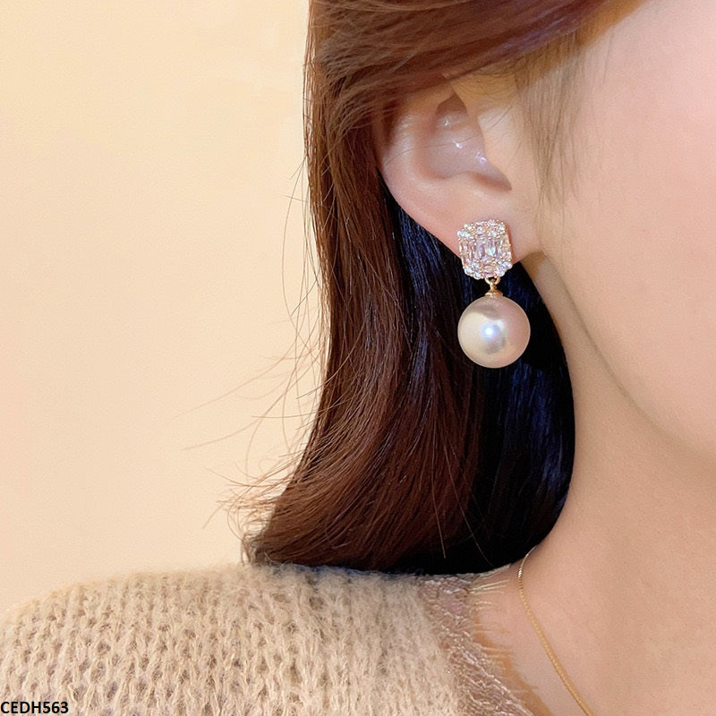 CEDH563 HJF Round Pearl Drop Earrings - CEDH