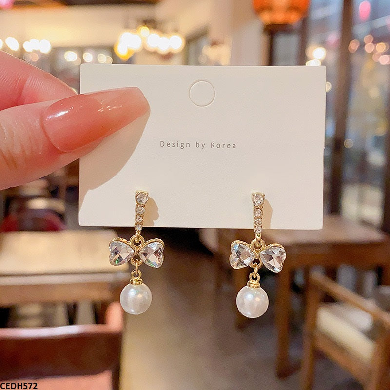 CEDH572 HJF Bow/Pearl Drop Earrings - CEDH