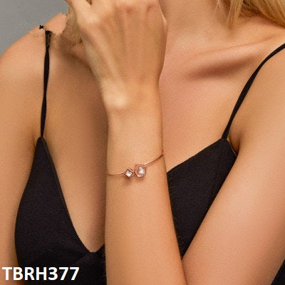 TBRH377 QWN Round Stone Covered Square Bracelet - CBRH