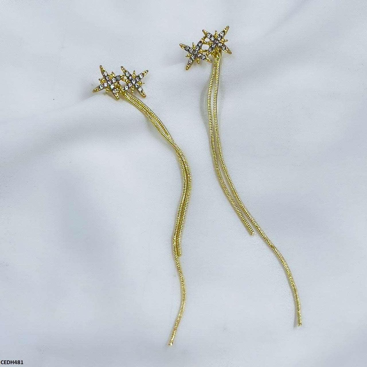 CEDH481 SGC Star With Chain Drop Earrings - CEDH