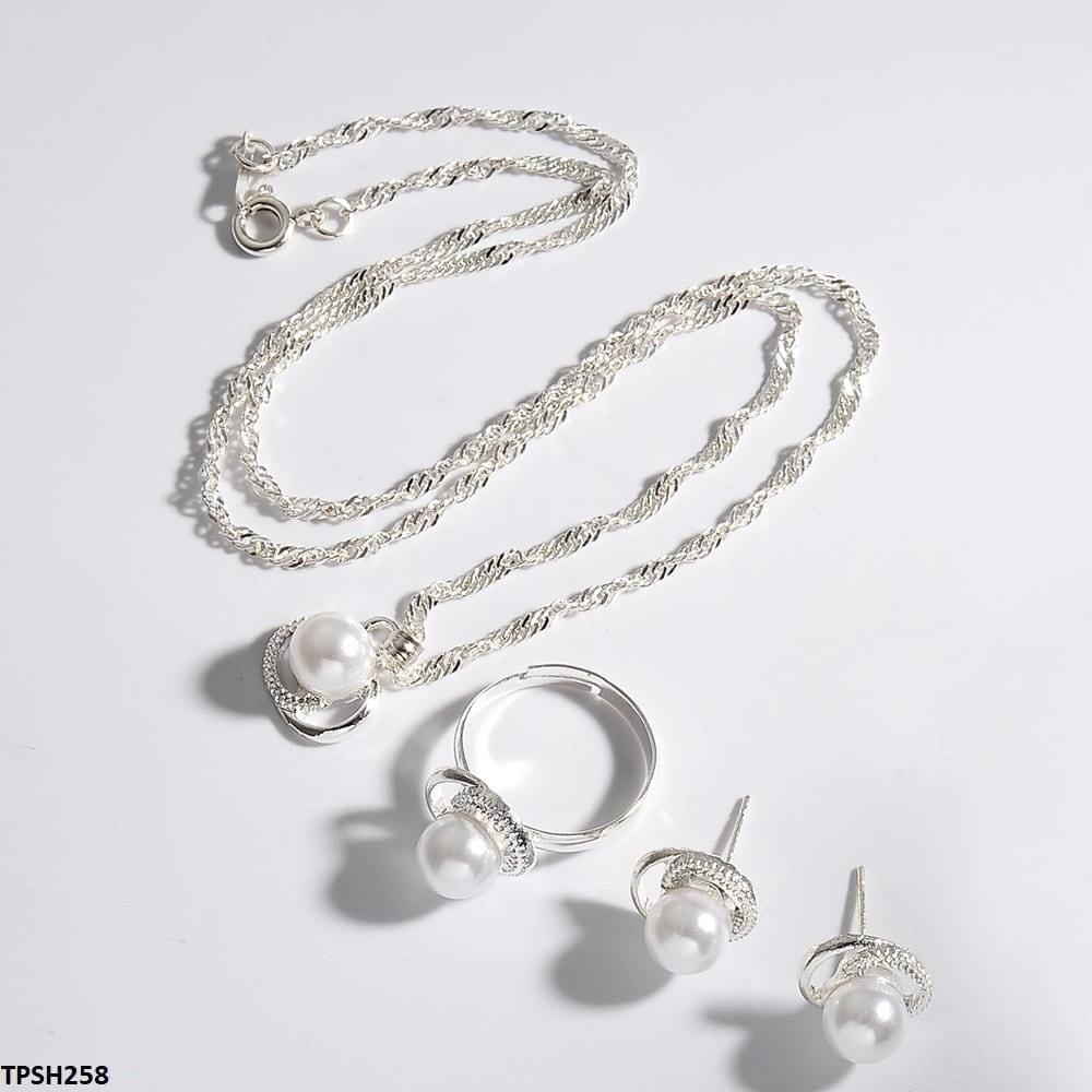 SH258 QWN Pearl Pendant Set