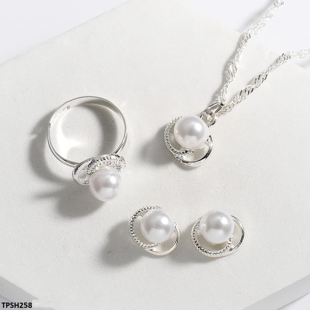 SH258 QWN Pearl Pendant Set