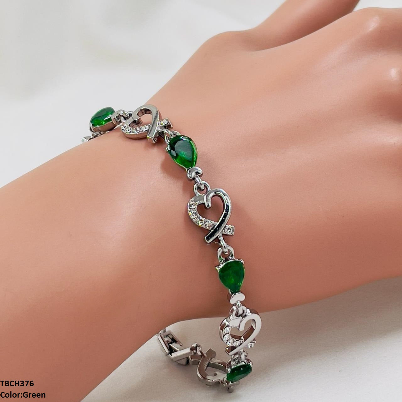 TBCH376 QWN Heart Chain Bracelet - TBCH