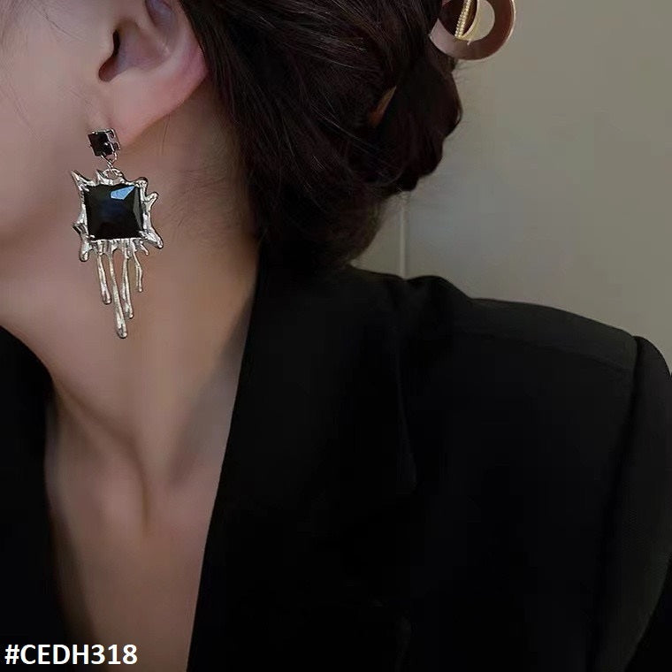 CEDH318 ZHL Melting Square by Square Drop Earring Pair - CEDH