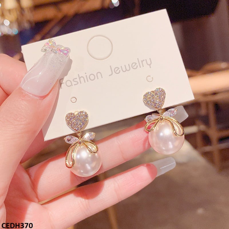 CEDH370 LSH Heart/Pearl Drop Earrings Pair - CEDH