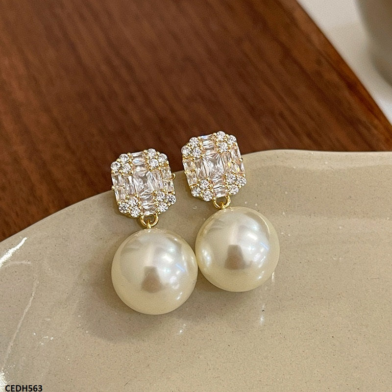 CEDH563 HJF Round Pearl Drop Earrings  - CEDH