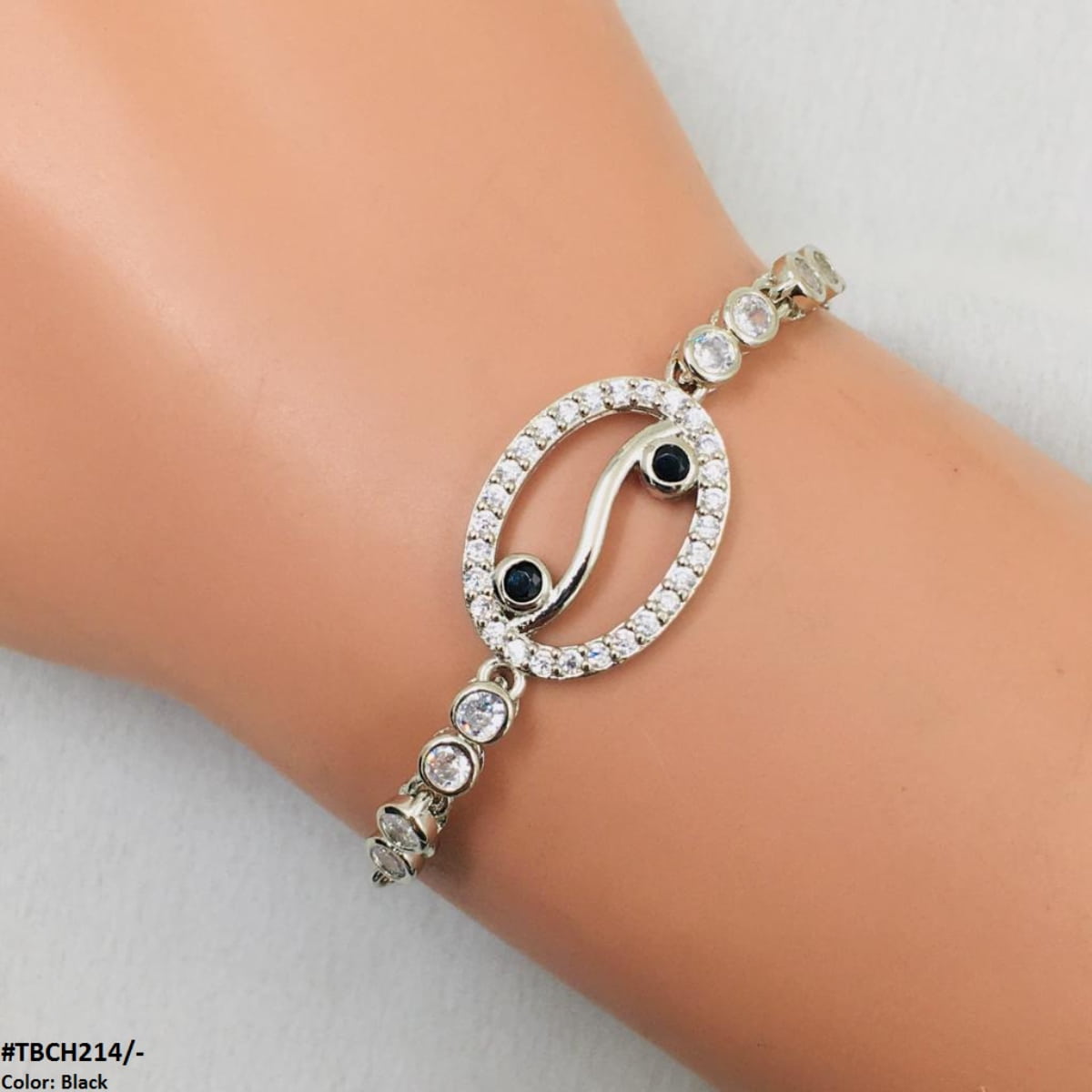 TBCH214 REP Oval Hand Bracelet Openable - CBCH