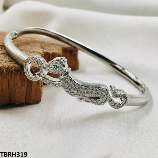 TBRH319 GXN Fox Hand Bracelet Openable - TBRH