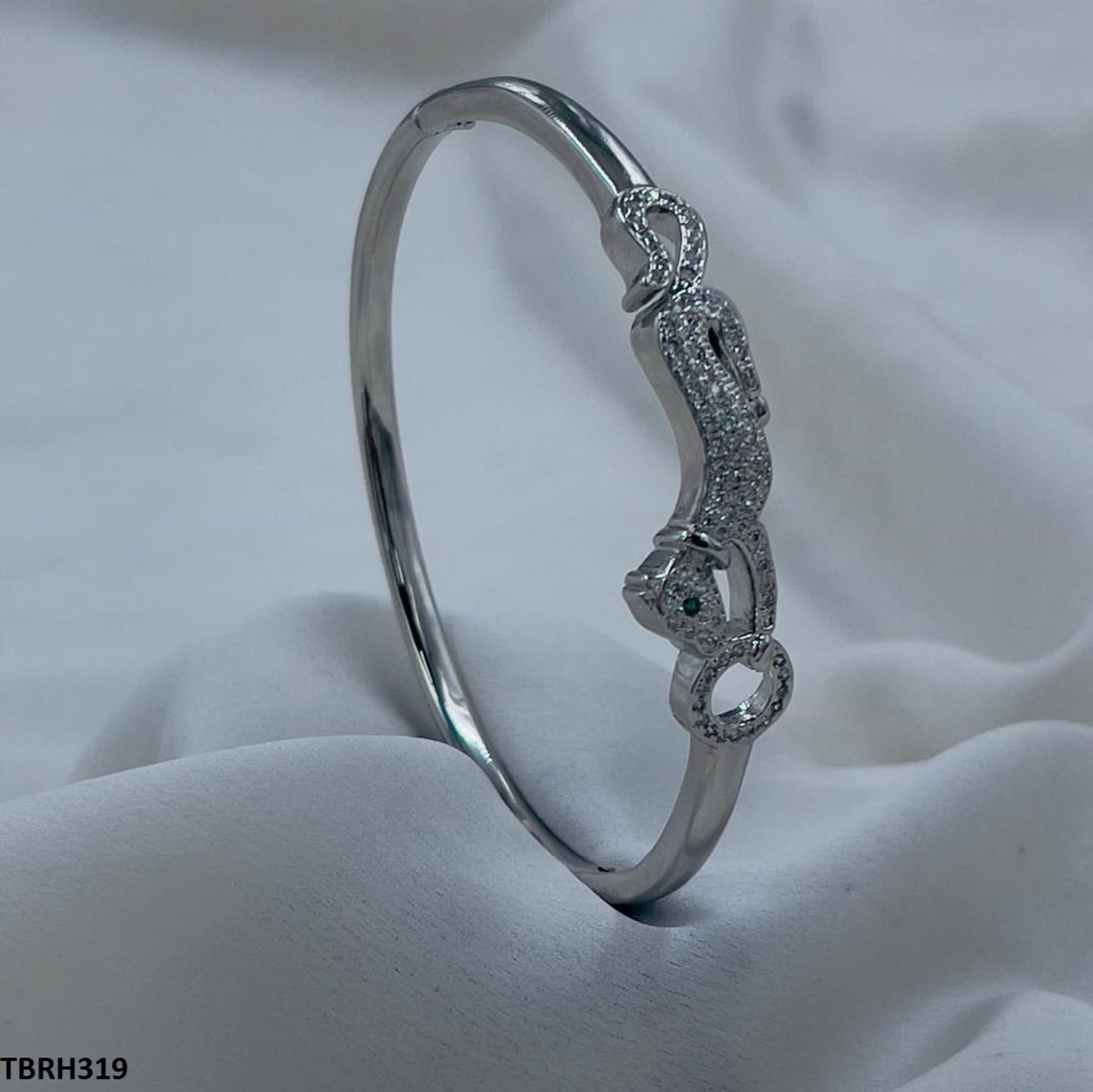 TBRH319 GXN Fox Hand Bracelet Openable - TBRH
