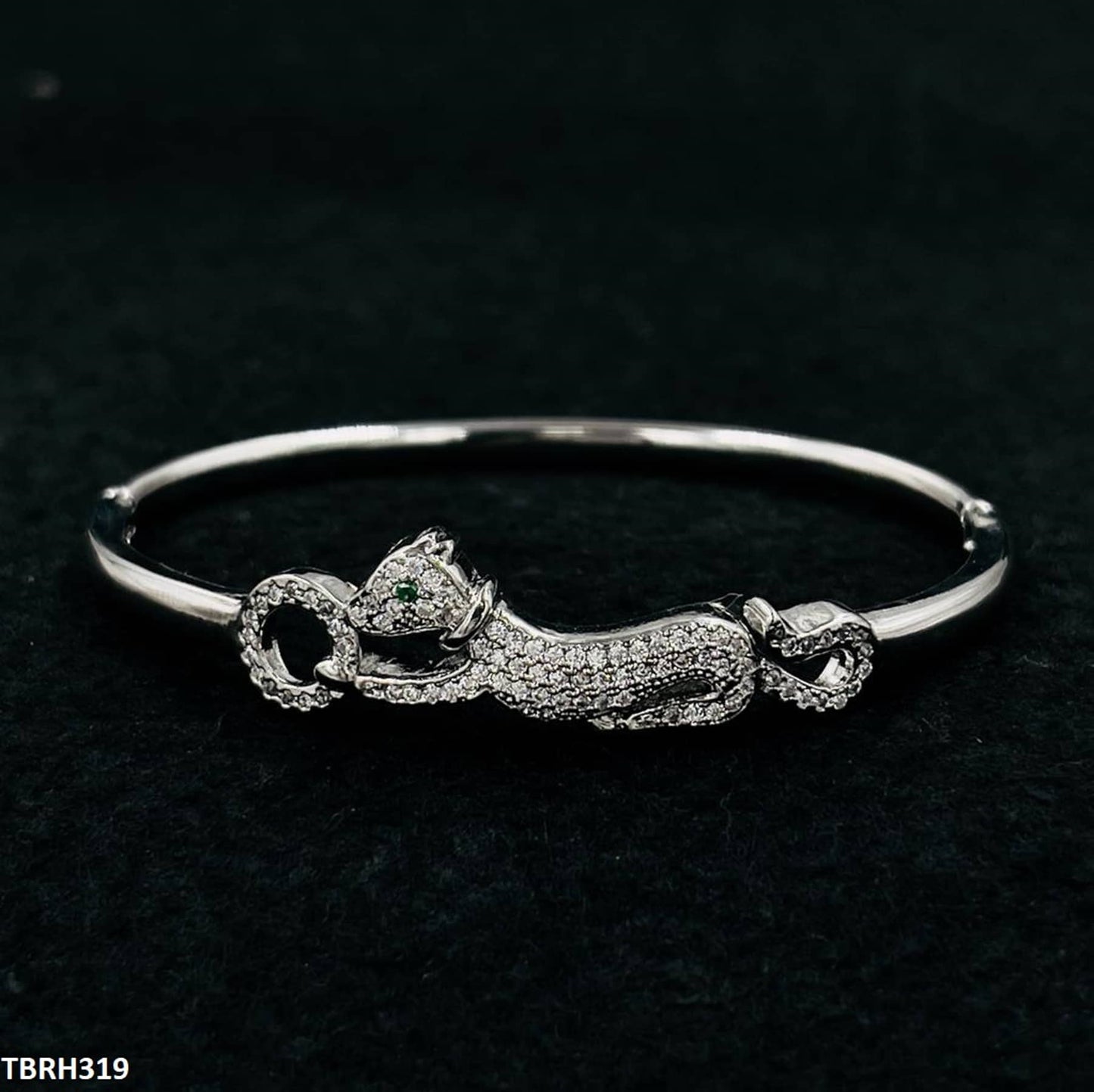 TBRH319 GXN Fox Hand Bracelet Openable - TBRH