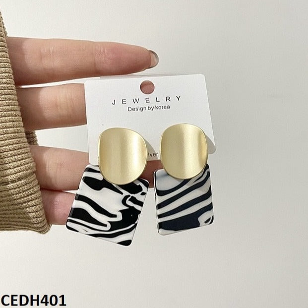 DH401 YHC Shaded Sqaure Drop Earrings Pair