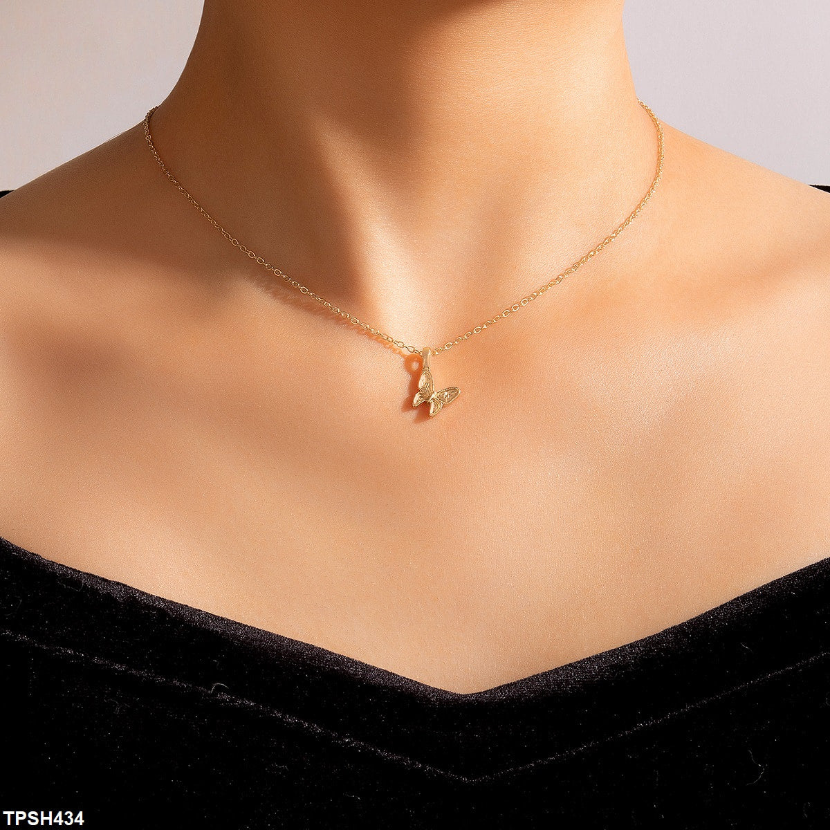 SH434 YYE Butterfly Pendent With Chain