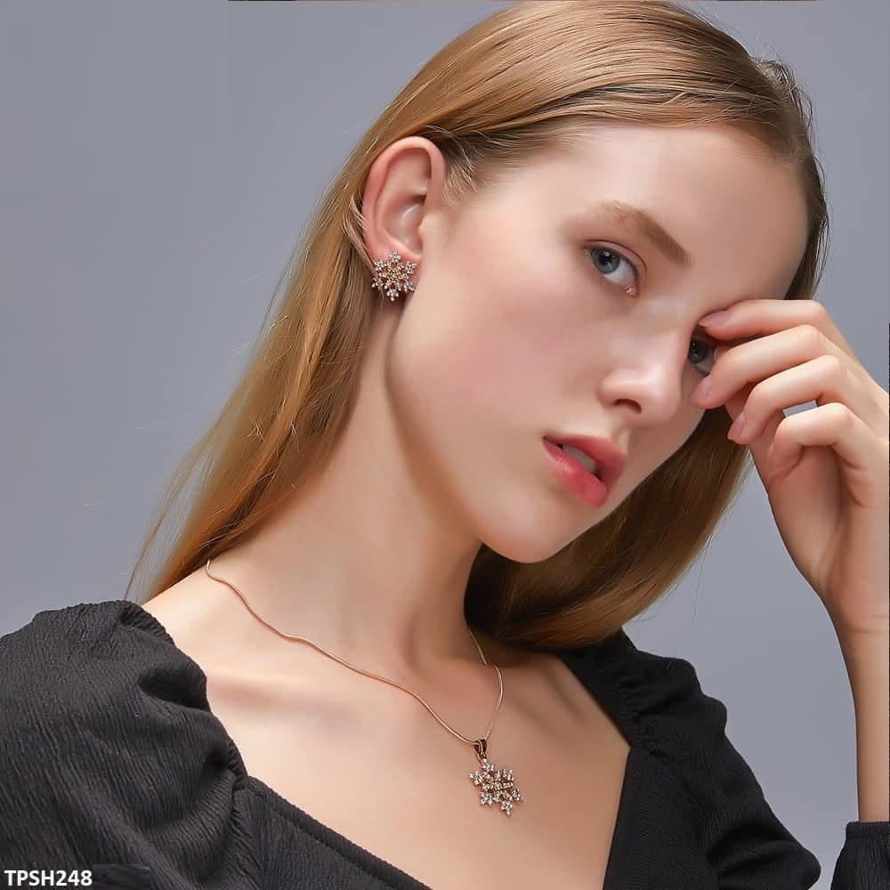 SH248 QWN Snow Pendant set