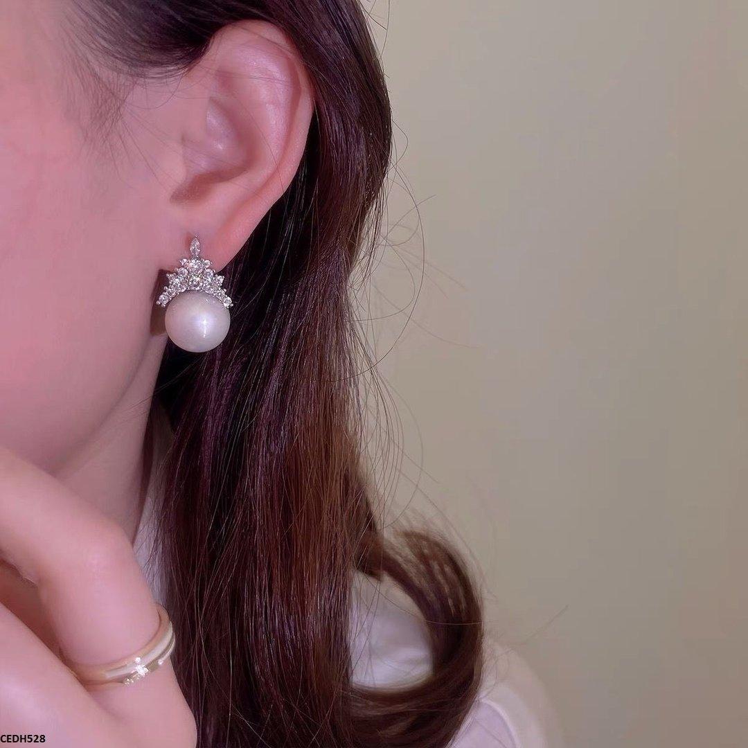 DH528 ZCD Crown Pearl Drop Earrings-